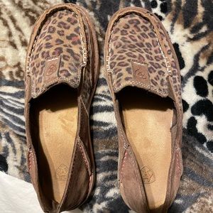 Women’s 6.5 leopard ariat shoes